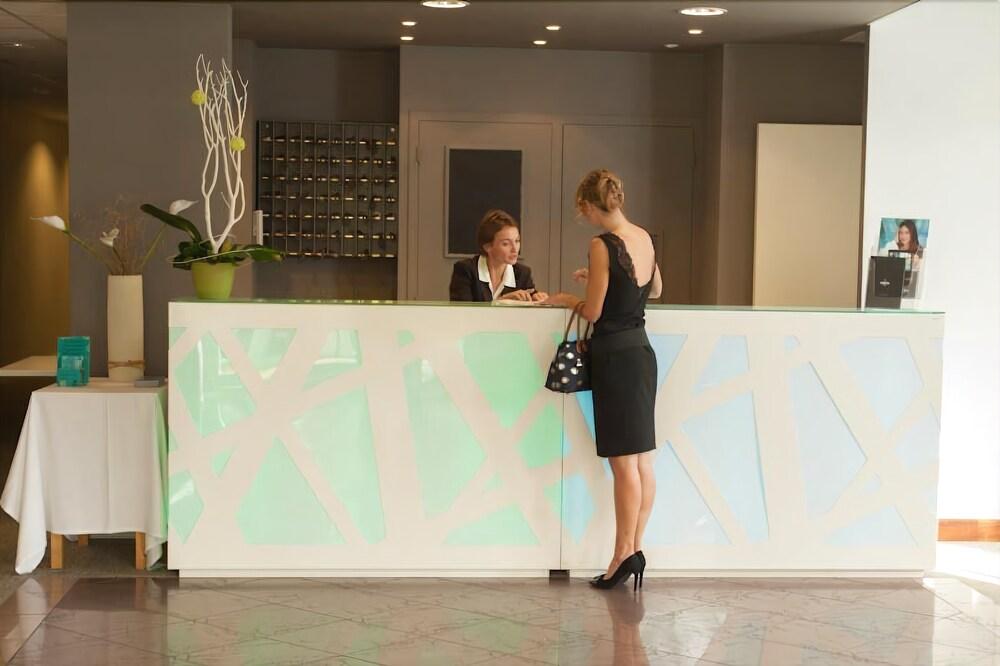 Hotel Ibaia - Piscine & Spa Hendaye Exterior photo