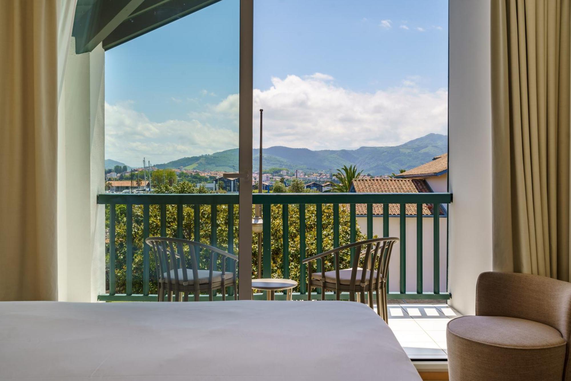 Hotel Ibaia - Piscine & Spa Hendaye Exterior photo